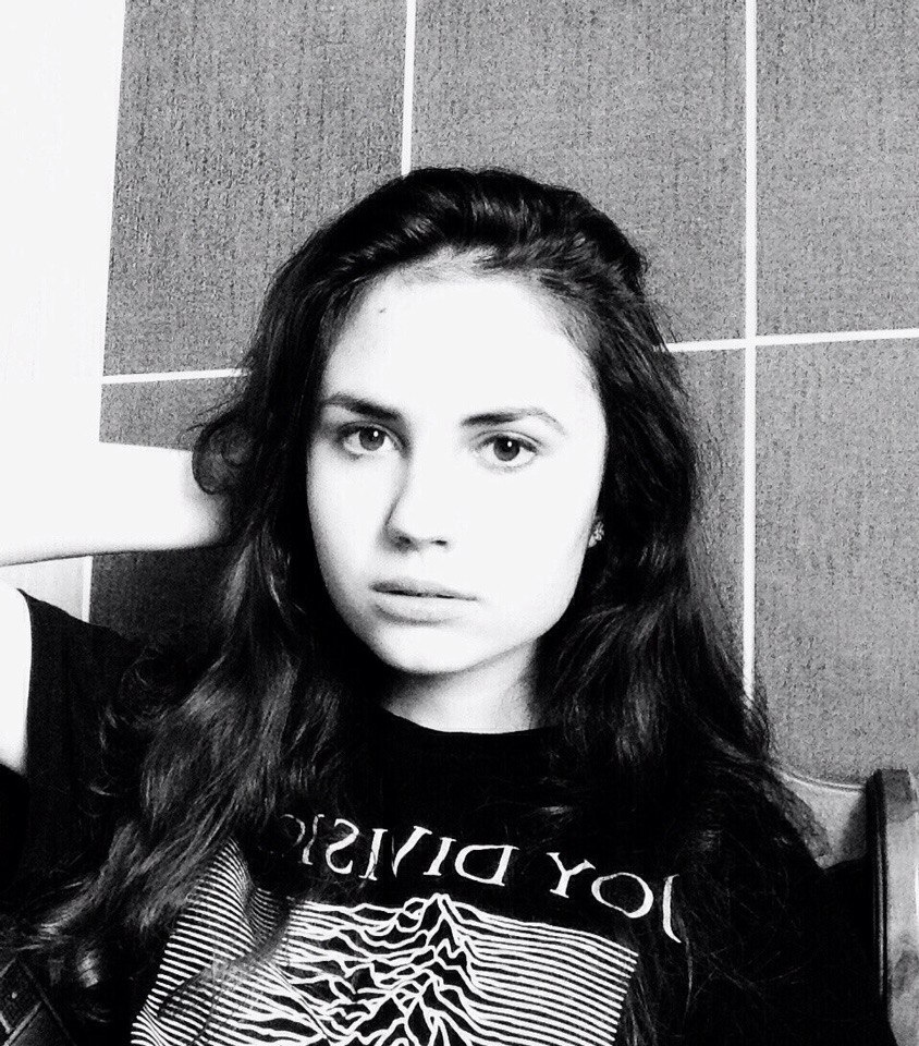 Шапкарина Елизавета 14 лет.jpg Шапкарина Елизавета 14 лет.jpg