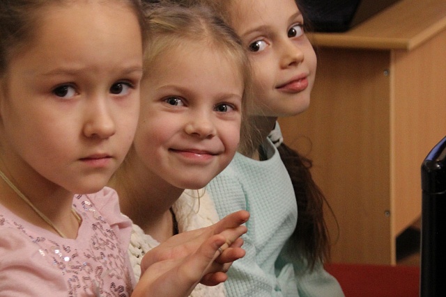 Международный конкурс детских художественных произведений "Белая ворона-2016". Саратов. Медиасмена 